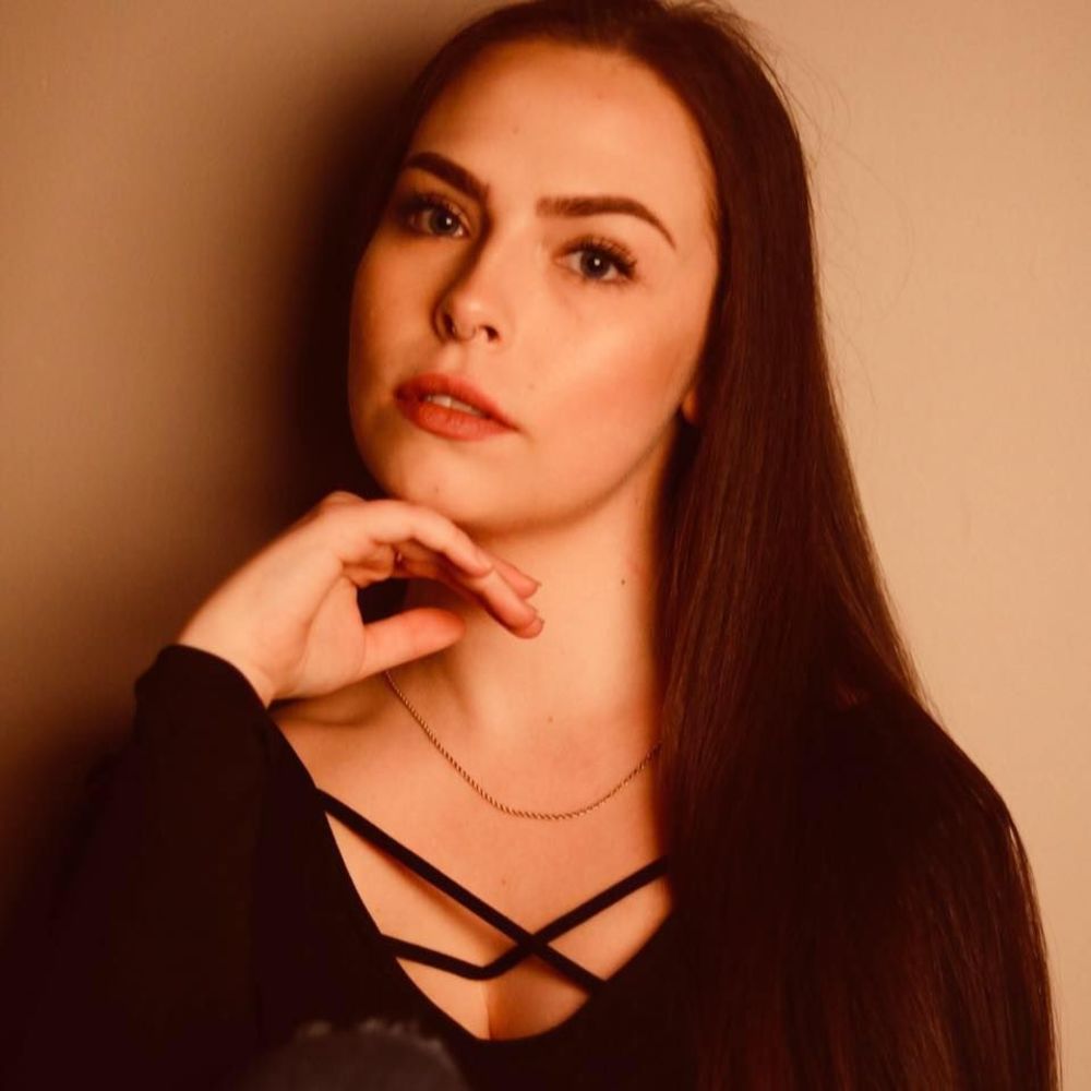 Meet your Posher, Hannah